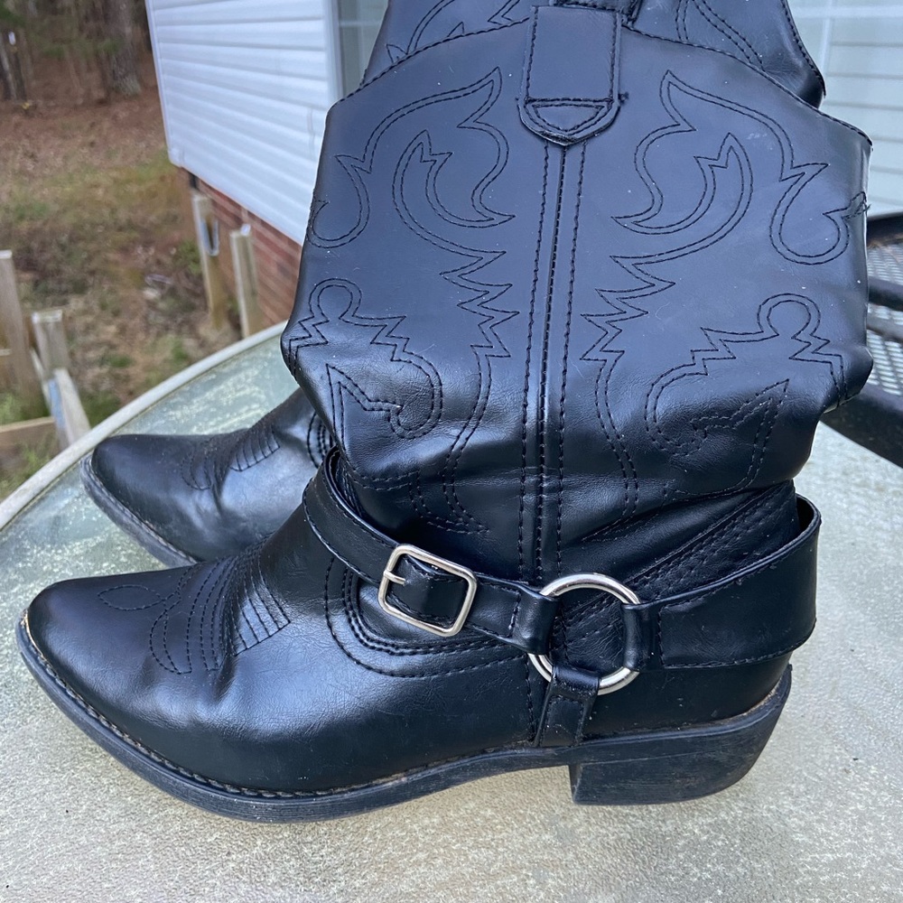 Black cowboy boots